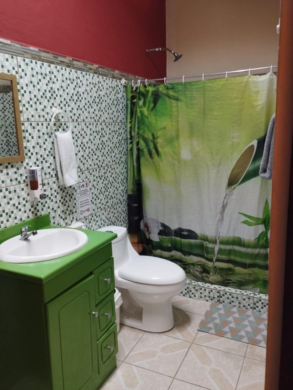 Cabinas Hukats Secret Jungle Puerto Viejo de Talamanca 外观 照片